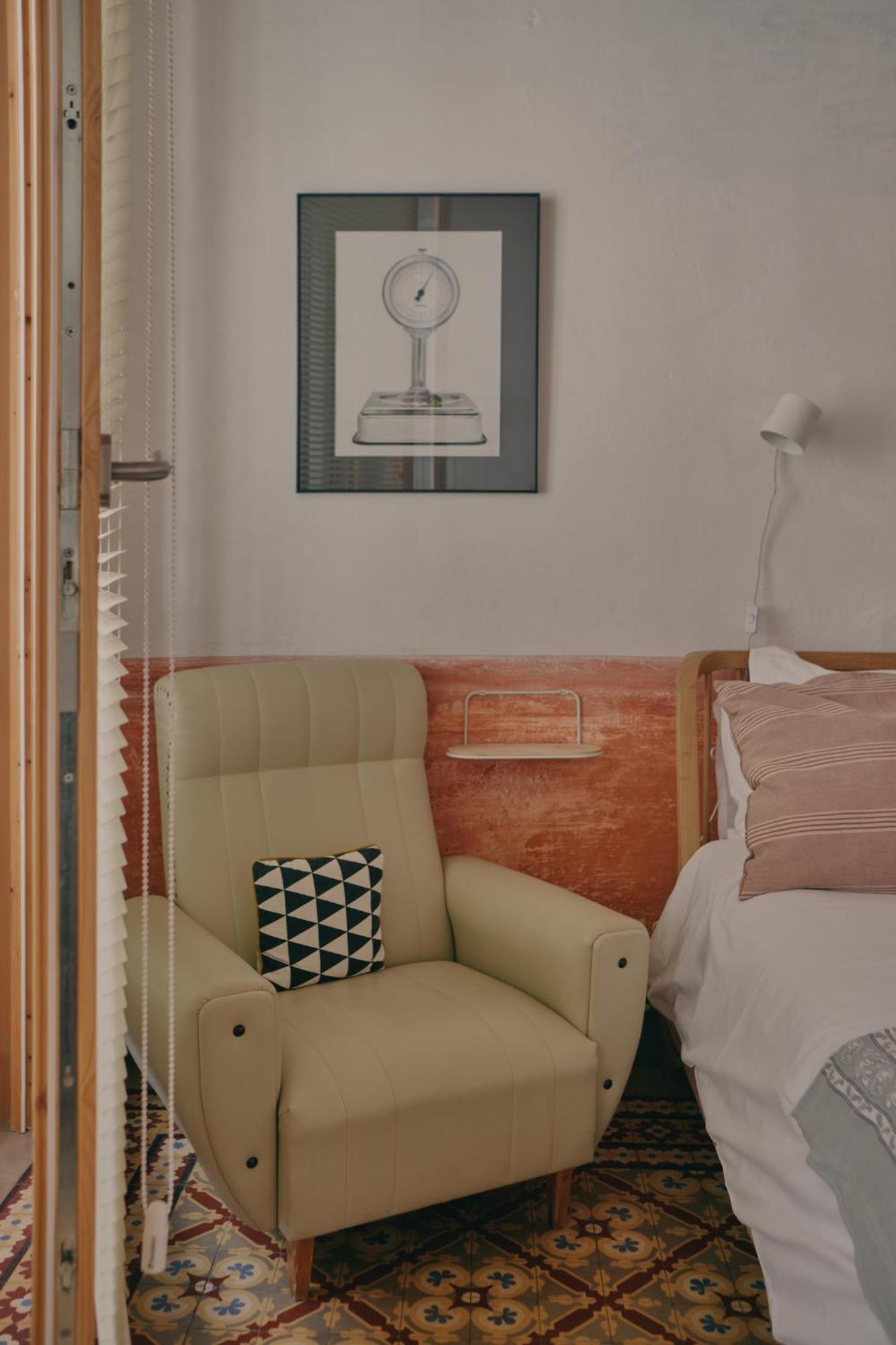 Hotel Hevresac Singular & Small Mahon  Room photo